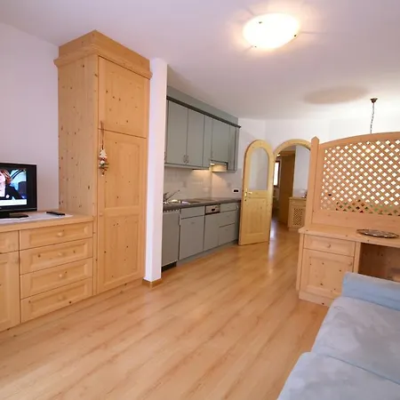 Pars Aparthotel *