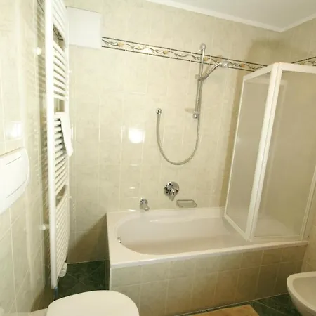 Pars Aparthotel *